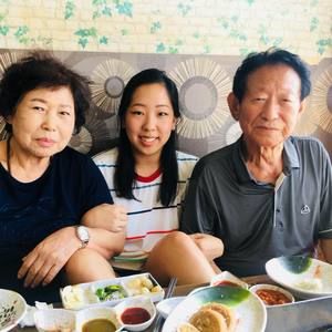 Meet your Posher, Andrea